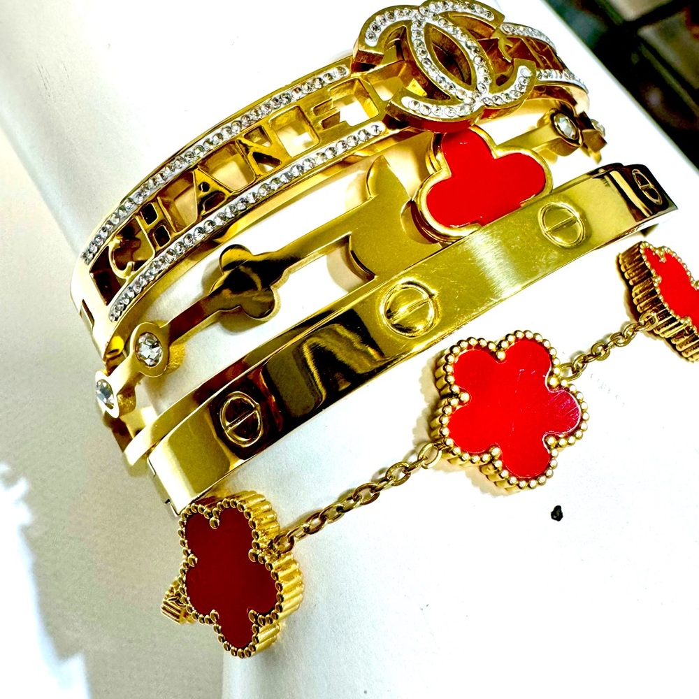 4 Pcs Gold Stainless Bracelet Set No Fading